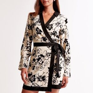 NWT Abercrombie & Fitch Black and Cream Floral Midi Dress